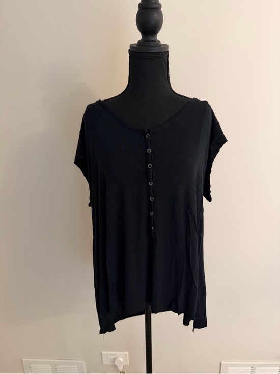 American Eagle Outfitters Tops - American Eagle Outfitters Soft & Sexy Black Short Sleeve Button-Front Tee